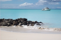 jolly-beach-antigua-boat